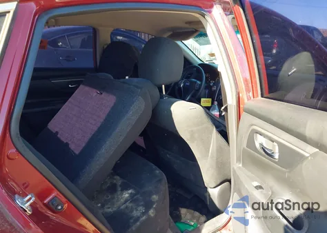 2015 Nissan Altima 2.5 S z USA, uszkodzony, nr VIN 1N4AL3AP7FN921819